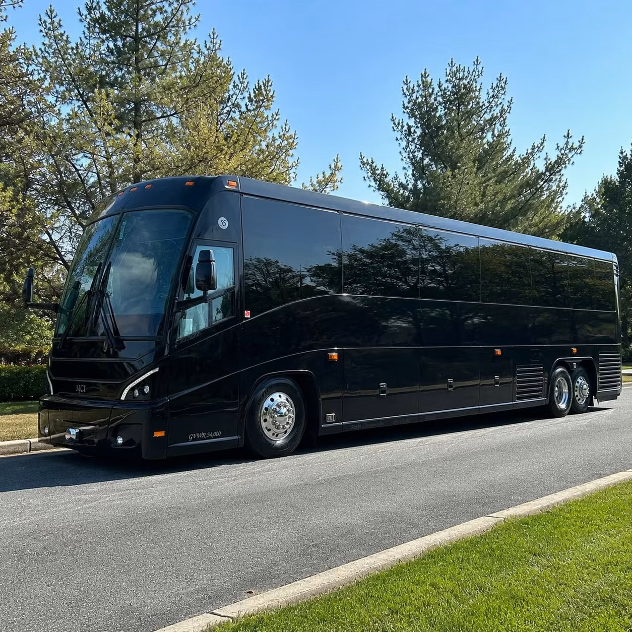 shuttle buses for joint base charleston personnel transfers and daily commuter routes